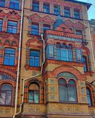 Разгадать Петербург — экскурсия-квиз по проходным дворам и парадным