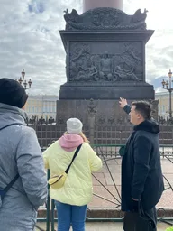 Дворцовая площадь для детей и их родителей