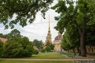 Без гида, но с зайцем — по Петропавловской крепости