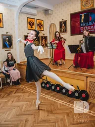 Музыка с умом детям, River Palace Hotel