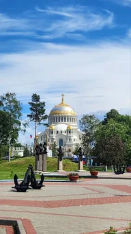 Город-крепость, город-порт: в Кронштадт на метеоре