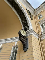 Дворцовая площадь для детей и их родителей