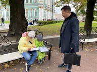 Дворцовая площадь для детей и их родителей