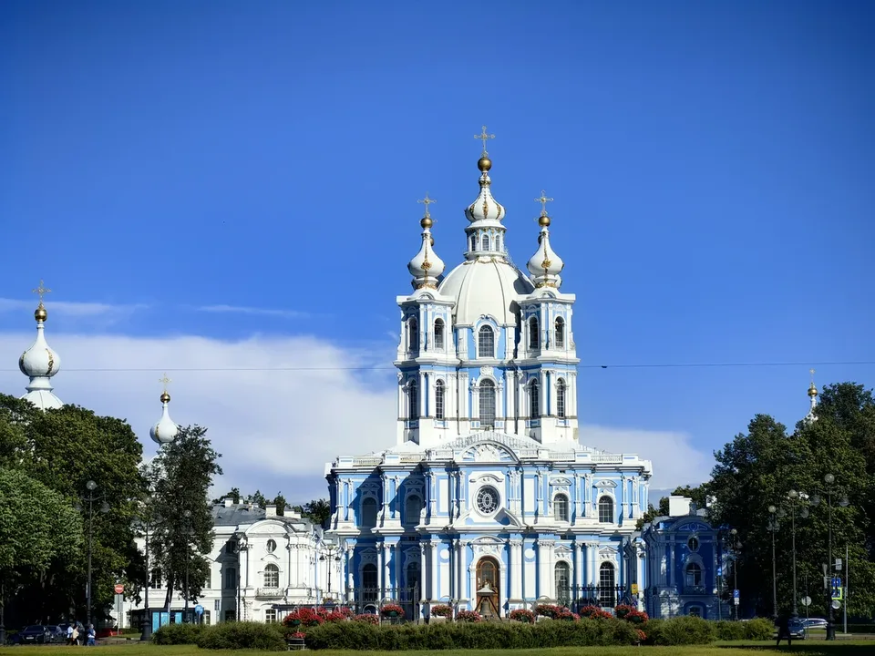 По Литейной части Петербурга до Смольного монастыря: путь к