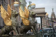 В гости к грифонам Петербурга