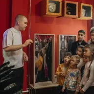 Афиша: Экскурсия с представлением